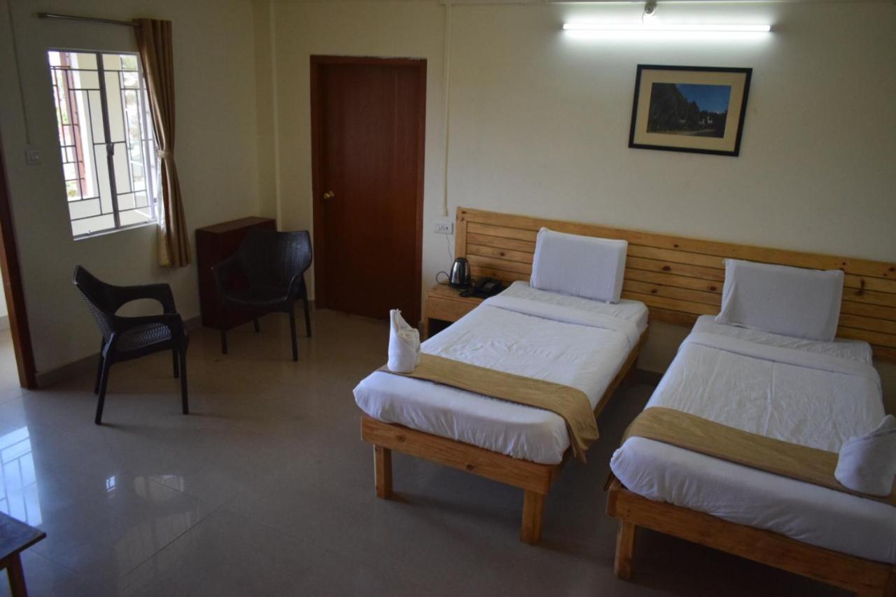 Hotel Travellers Inn Shillong Buitenkant foto