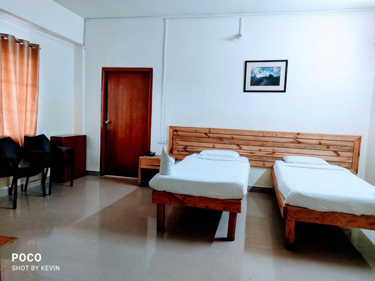 Hotel Travellers Inn Shillong Buitenkant foto