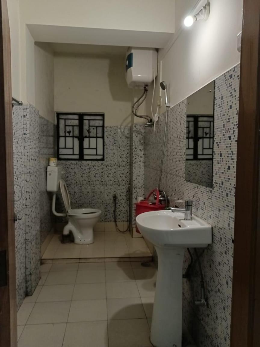 Hotel Travellers Inn Shillong Buitenkant foto