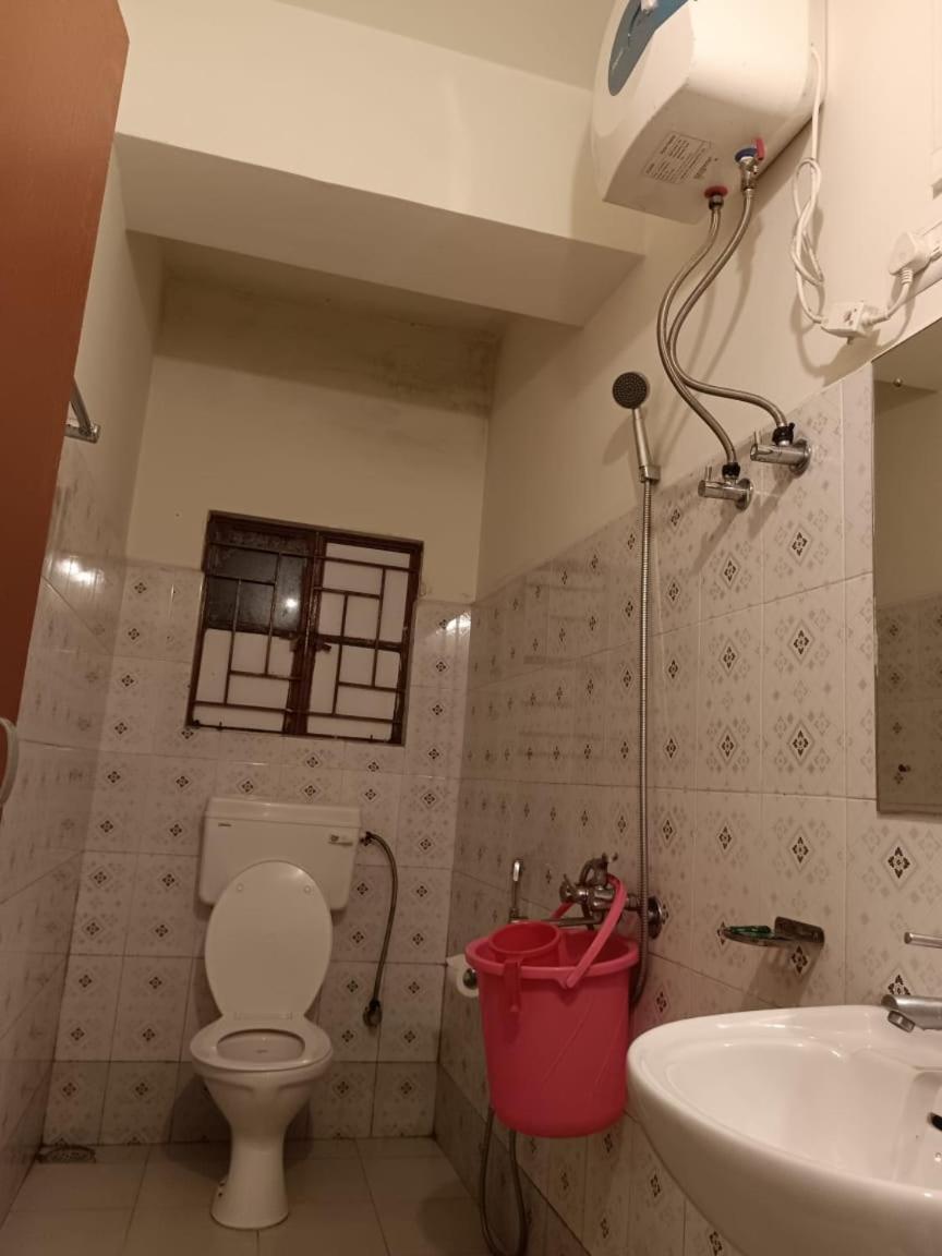 Hotel Travellers Inn Shillong Buitenkant foto