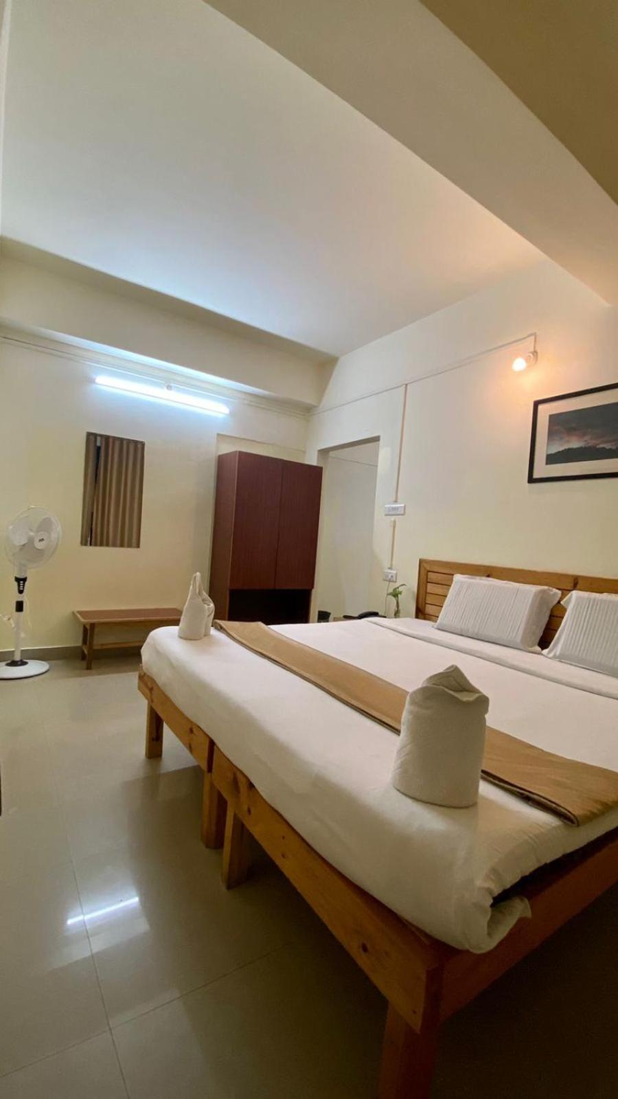 Hotel Travellers Inn Shillong Buitenkant foto
