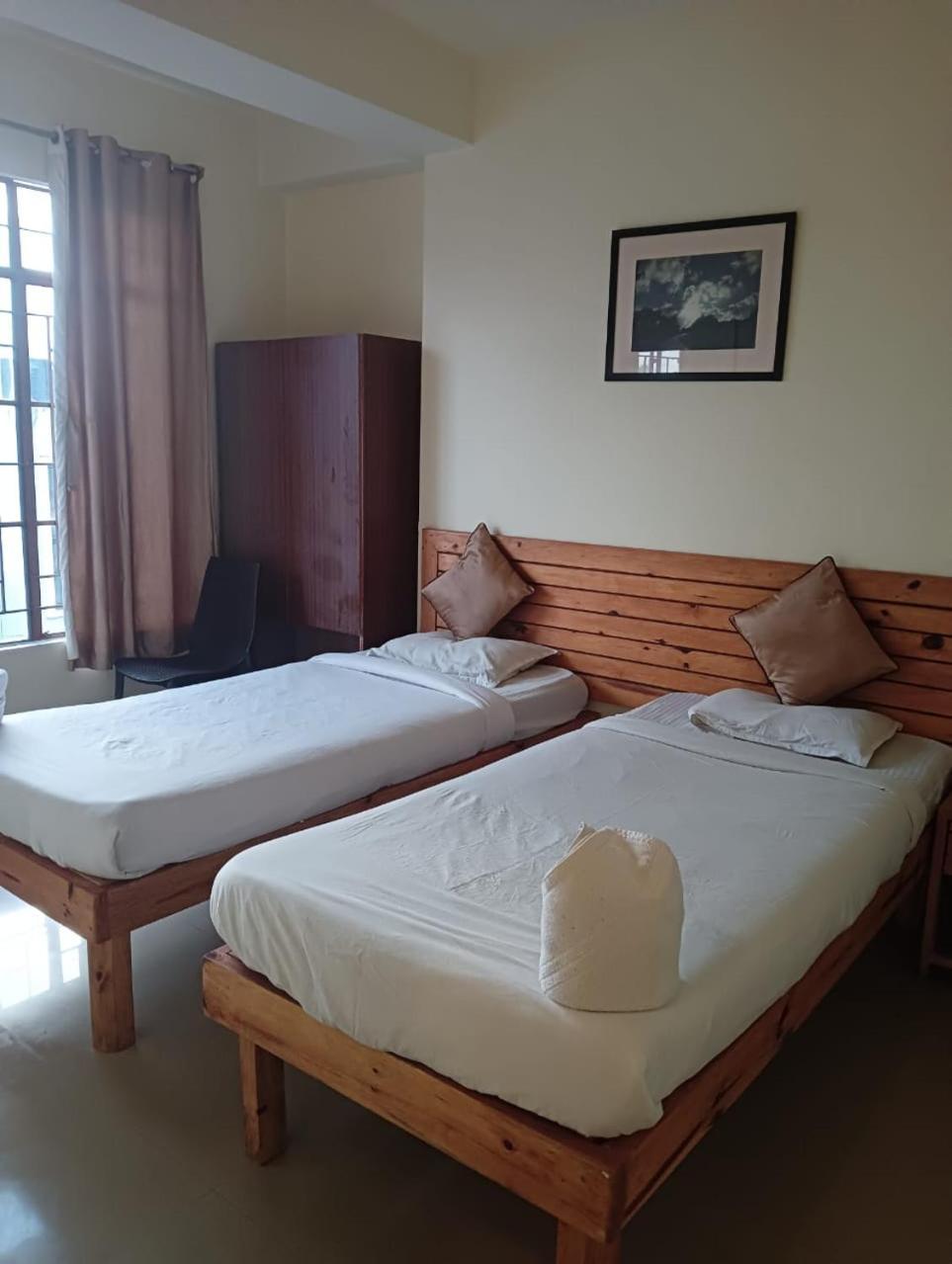 Hotel Travellers Inn Shillong Buitenkant foto