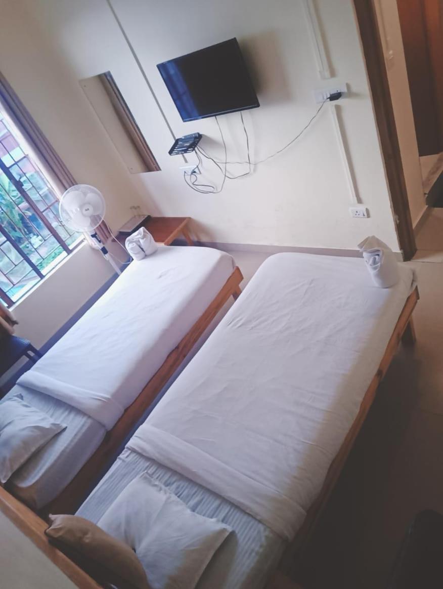 Hotel Travellers Inn Shillong Buitenkant foto