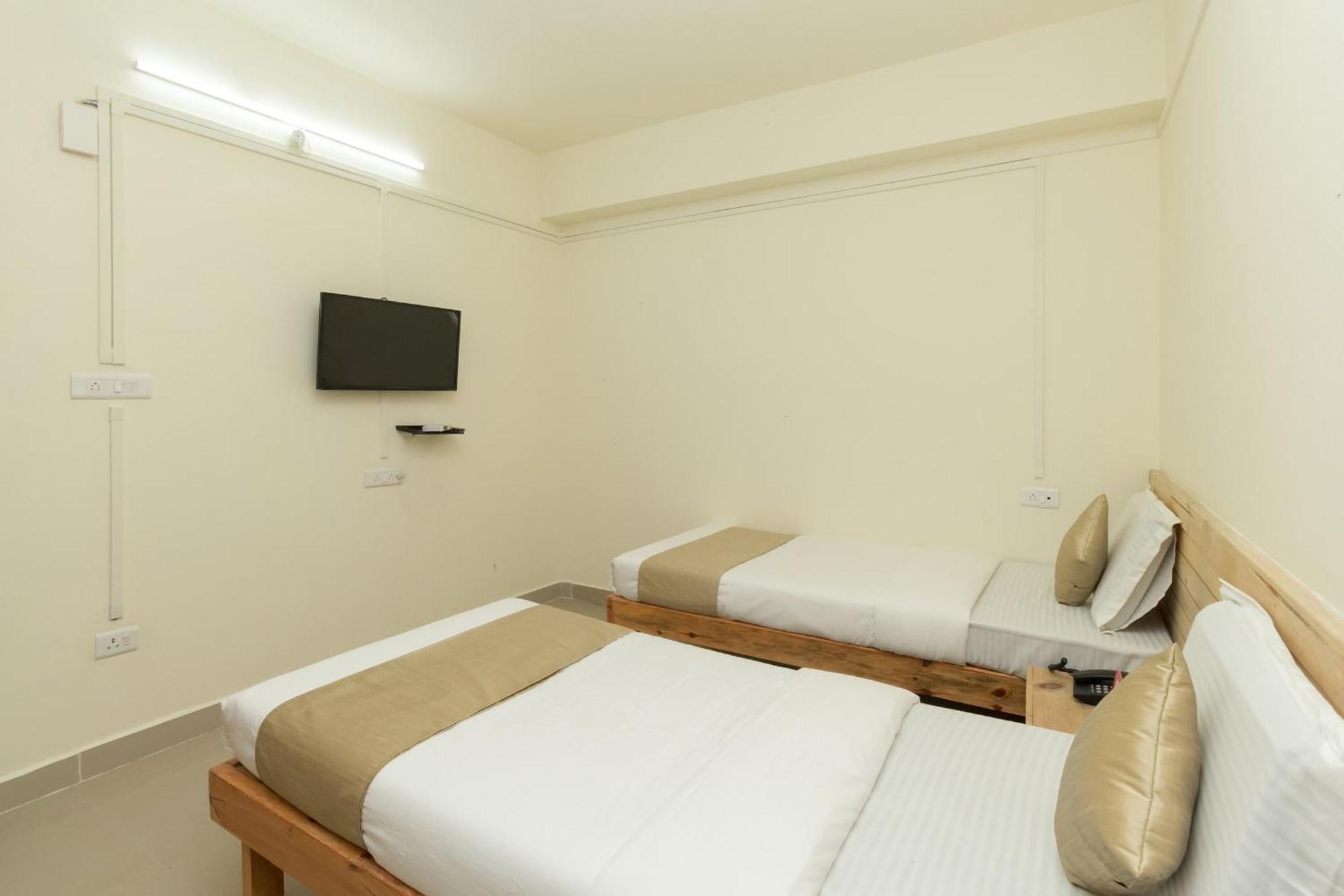 Hotel Travellers Inn Shillong Buitenkant foto