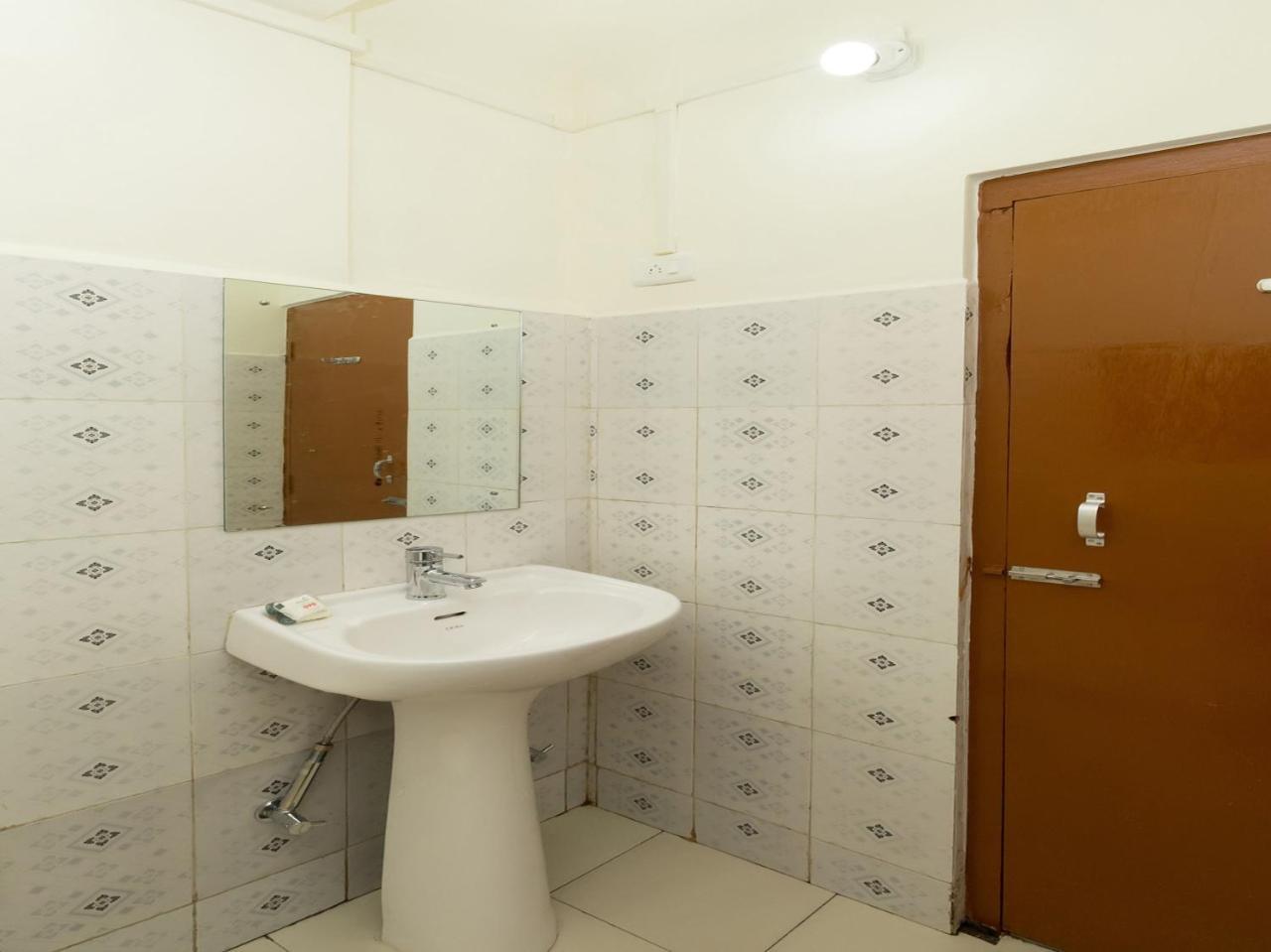 Hotel Travellers Inn Shillong Buitenkant foto