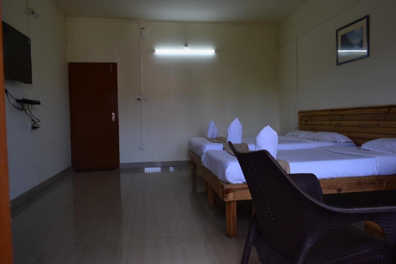 Hotel Travellers Inn Shillong Buitenkant foto
